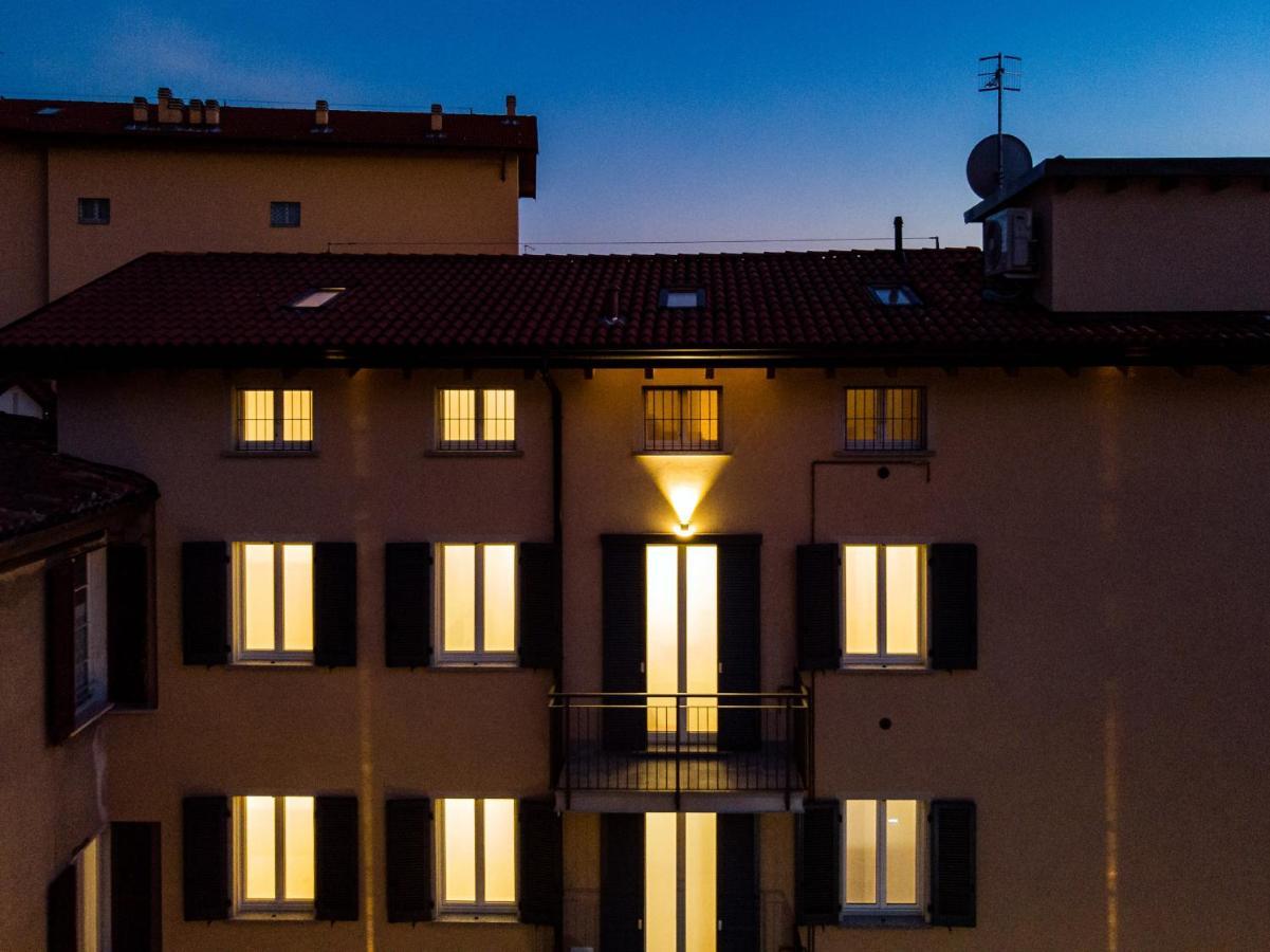 Spazio 77 - The House Of Travelers Como Exterior foto
