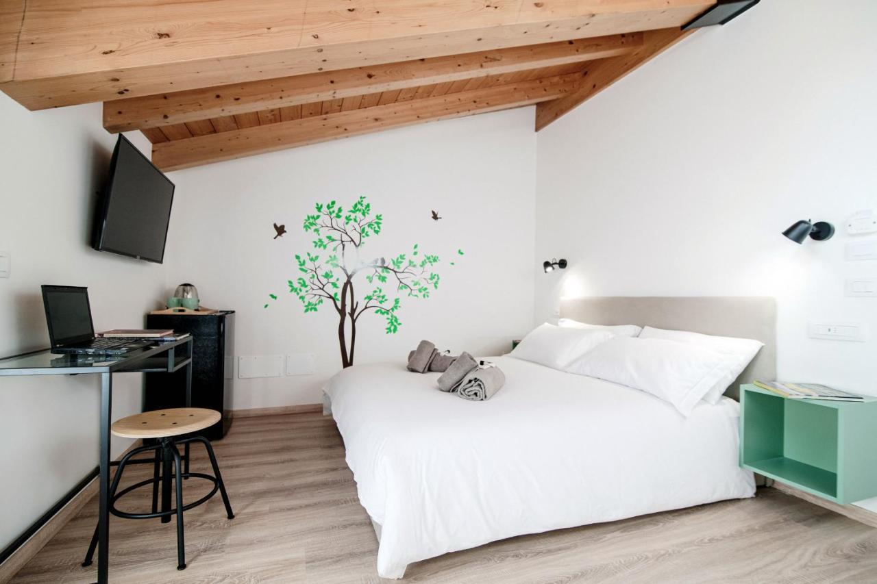 Spazio 77 - The House Of Travelers Como Exterior foto